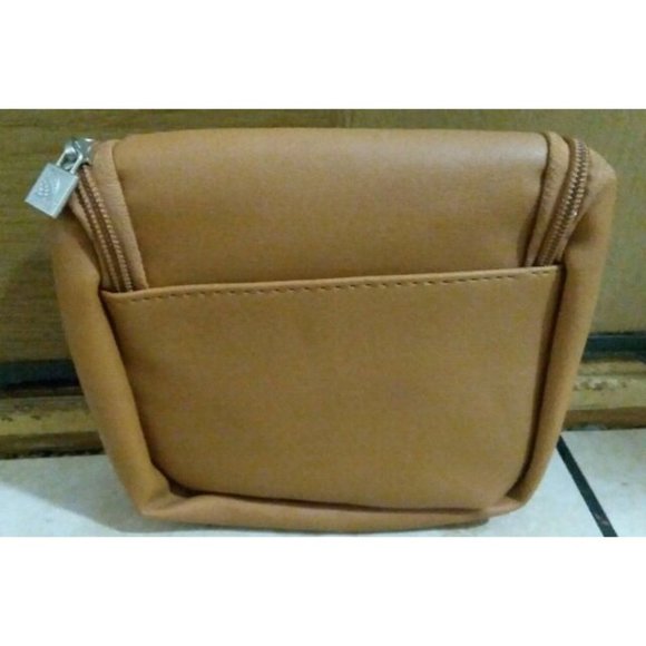 Toiletry Bag United Airlines Business First Tan - Picture 2 of 5